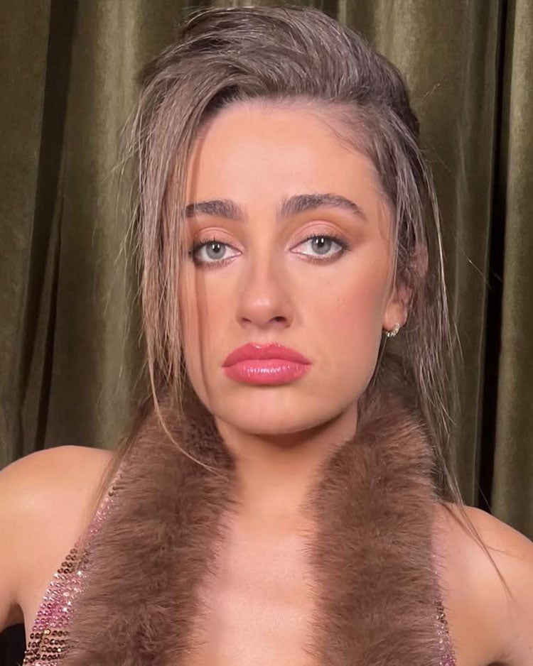 Rachel Sennott’s Bronzed Glow and Rosy Lips by Kosas