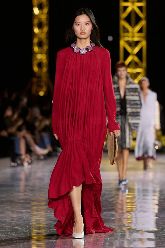 Tilda Swinton Wears Chanel To Cannes 2026 Closing Ceremony - Red Carpet  Fashion Awards