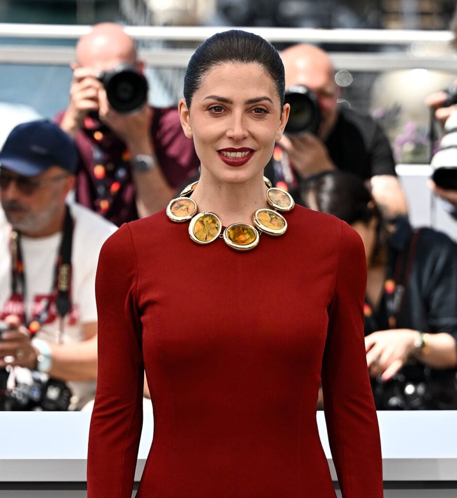 Bárbara Lennie wore a red Chanel dress to the Amarga Navidad photocall during Cannes Film Festival.