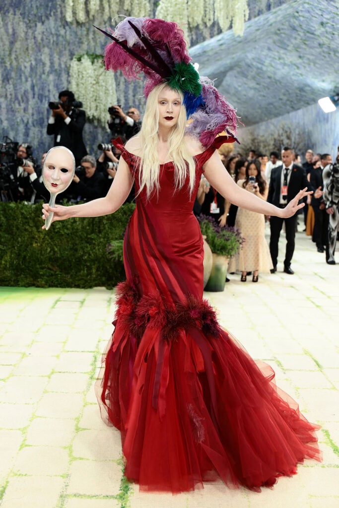 Gwendoline Christie’s Theatrical Giles Deacon Met Gala 2026 Look