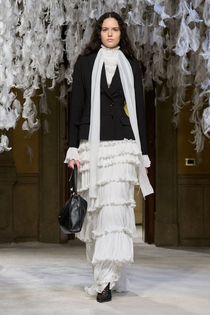 Elisabetta Franchi layered black-and-white runway look reference