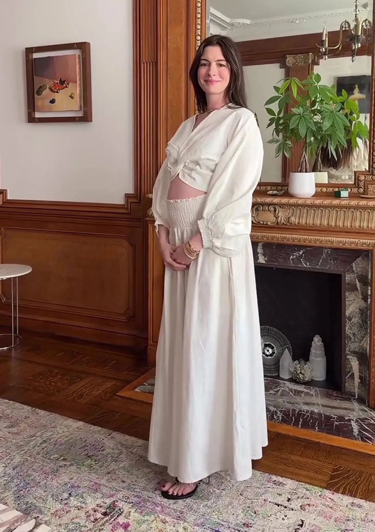 Anne Hathaway Announces Pregnancy In Nothing Fits But