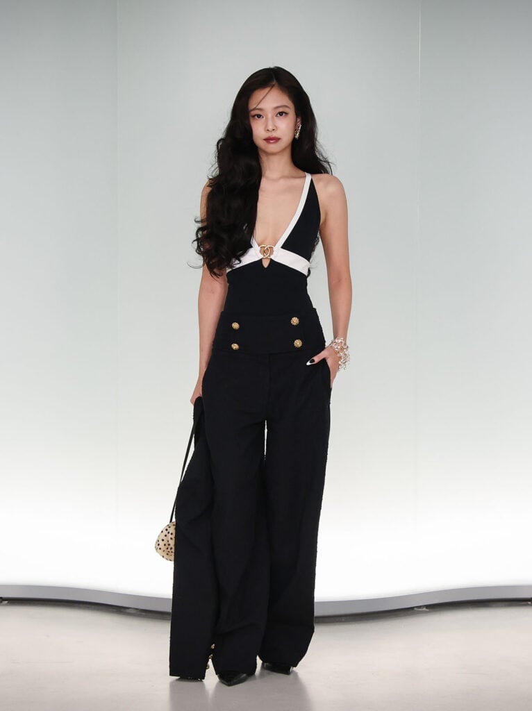 Jennie wearing Chanel Resort 2027 at the Chanel Métiers d’Art Show 2026 at Centre Pompidou Hanwha in Seoul, South Korea