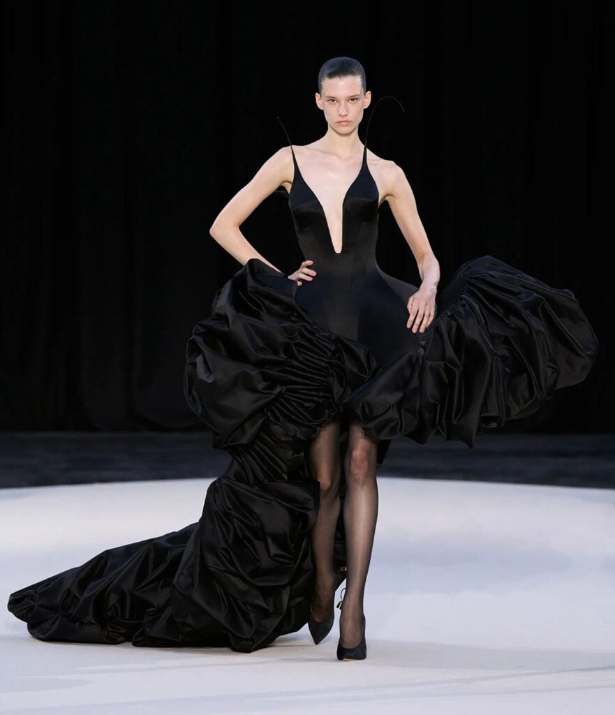 Ashi Studio Fall 2026 Couture black sculptural gown presented on the Paris couture runway.