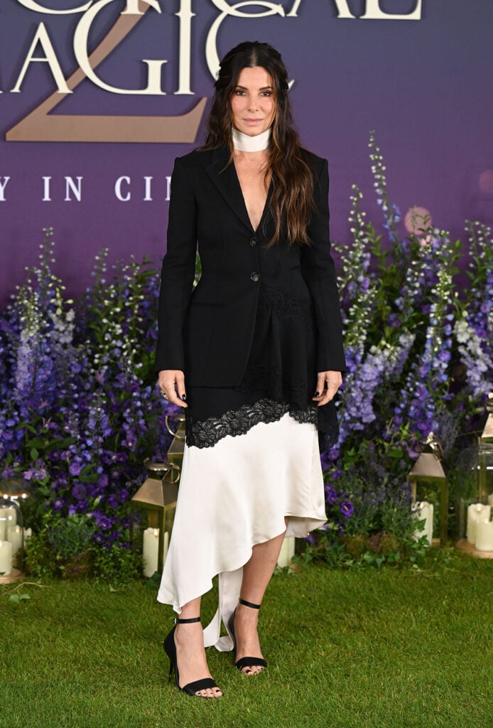 Sandra Bullock in an Erdem Resort 2027 look at Claridge’s in London