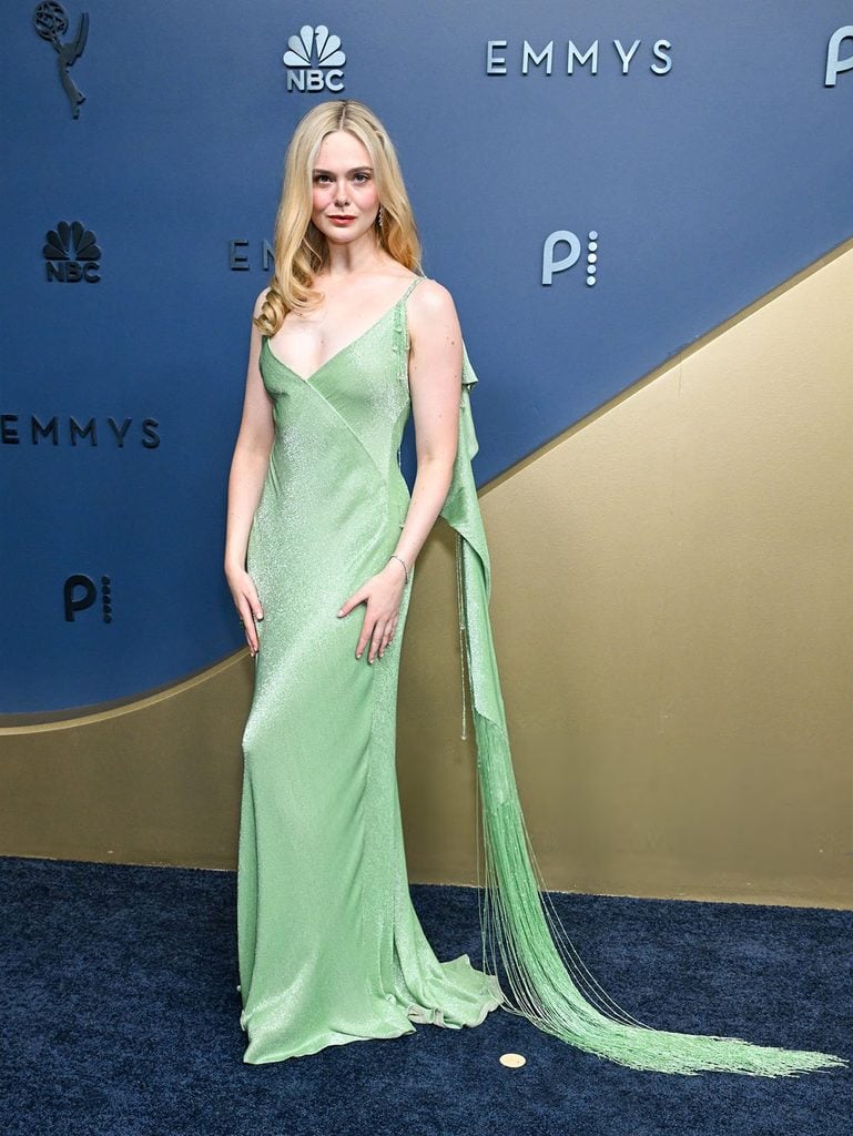 Allison Janney, Cailee Spaeny, Carrie Coon and more stars on the 2026 Emmy Awards red carpet.