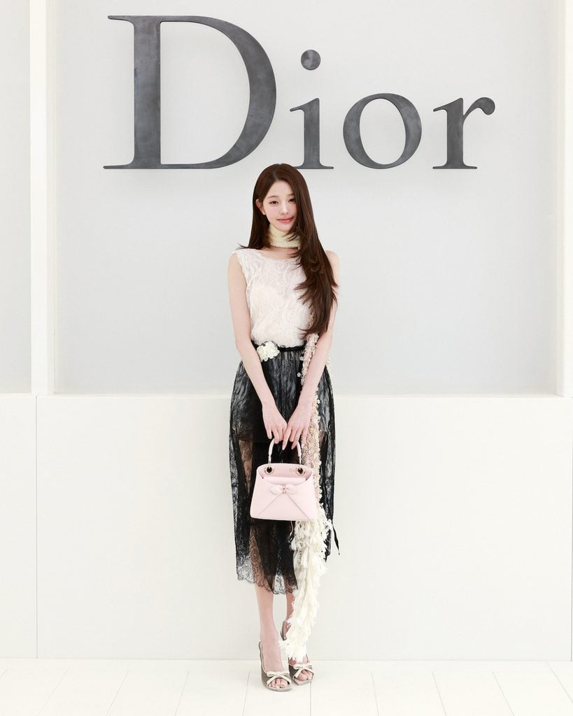 Jang Wonyoung wearing Dior at the Dior Spring 2027 show in Paris.