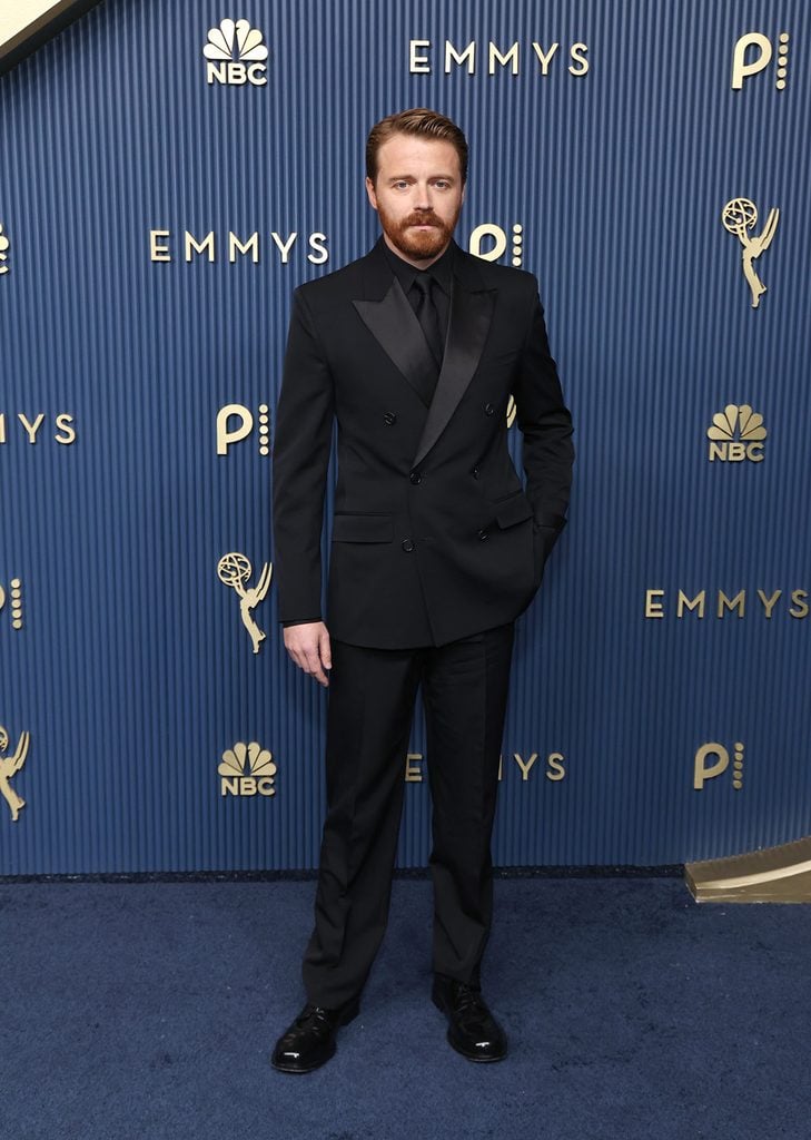 Jack Lowden wearing a black double-breasted Loewe tuxedo at the 2026 Emmy Awards.