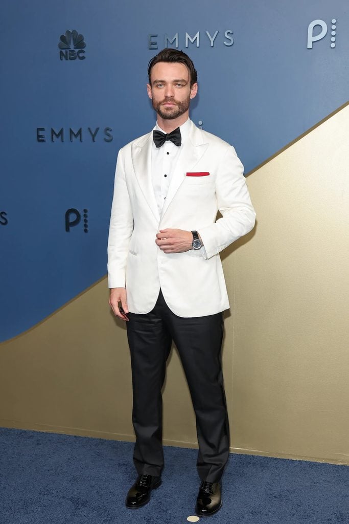 Thomas Doherty wearing a white Brunello Cucinelli dinner jacket at the 2026 Emmys.