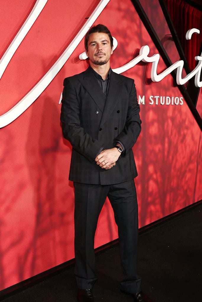 Josh Hartnett wearing a Gucci double-breasted suit with a Cartier watch at the ‘Verity’ New York premiere.
