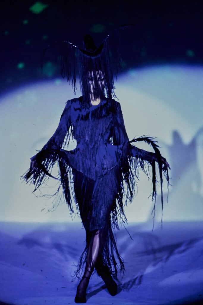 Thierry Mugler ‘Les Insectes’ Spring 1997 Haute Couture fringed headpiece on the runway